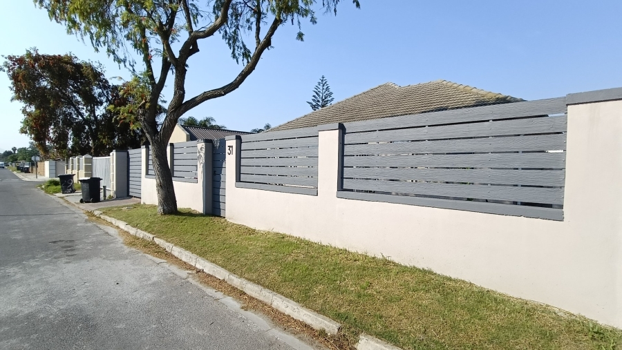 3 Bedroom Property for Sale in Voelvlei Western Cape